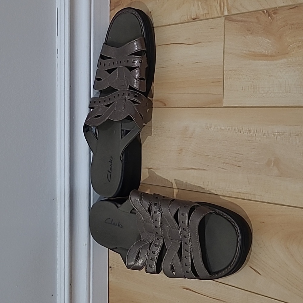 Clarks Women's Size 9 Sandals